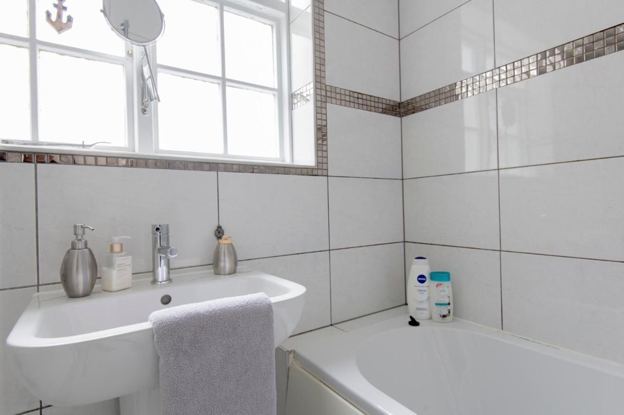 Fantastic 3 Bed Brighton House- Sleeps 6- Superfast Wifi And Garage Appartement Buitenkant foto