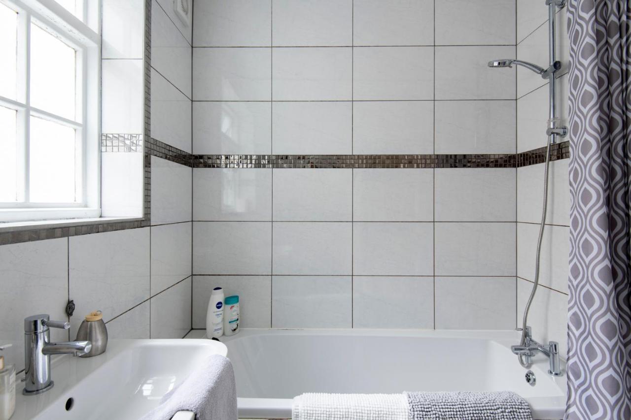 Fantastic 3 Bed Brighton House- Sleeps 6- Superfast Wifi And Garage Appartement Buitenkant foto